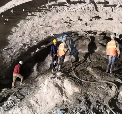 许昌拱顶带模注浆料的施工流程及注意事项